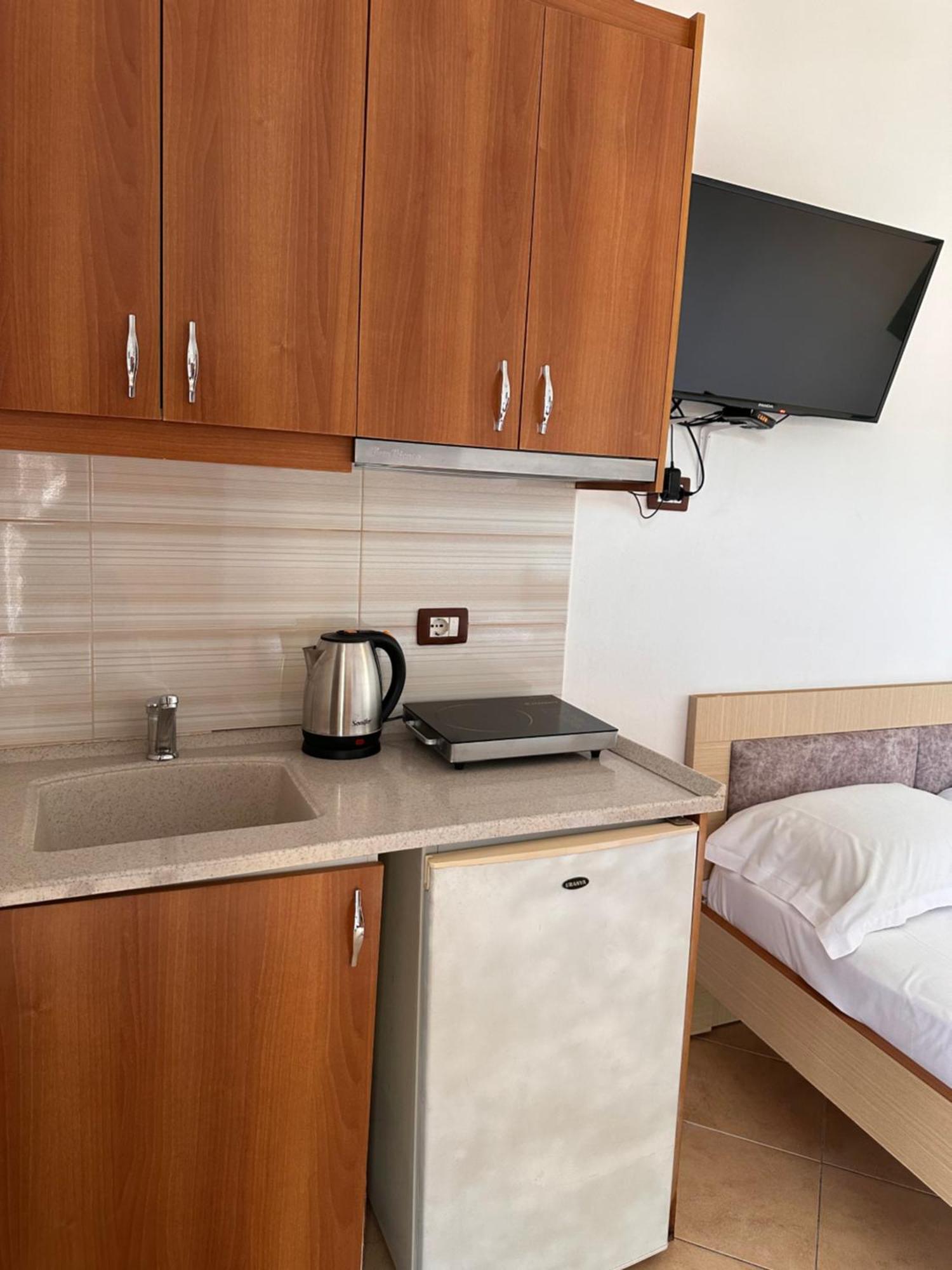 Albi'S Guesthouse Ksamil Luaran gambar