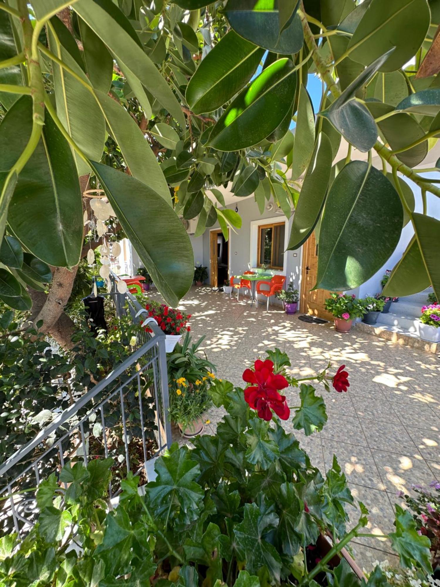 Albi'S Guesthouse Ksamil Luaran gambar